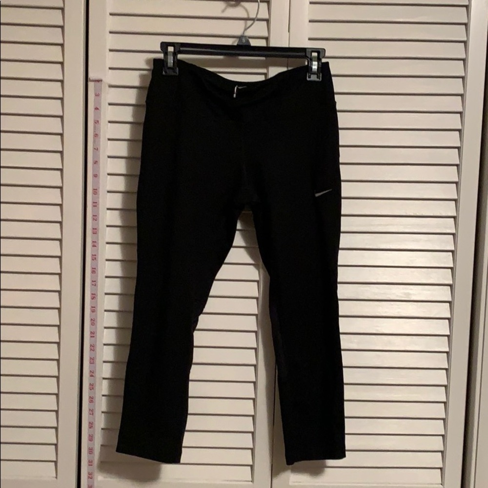 Nike Dri fit Capri pants women’s Medium black M